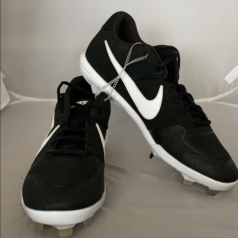 Nike Black And White Baseball shoes Metal Cleats - Picture 1 of 9